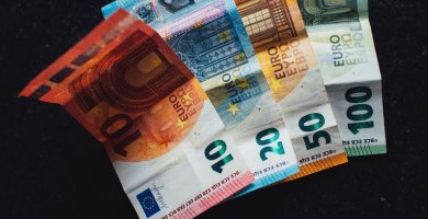 Od januára 2021 porastie minimálna mzda na 623 eur